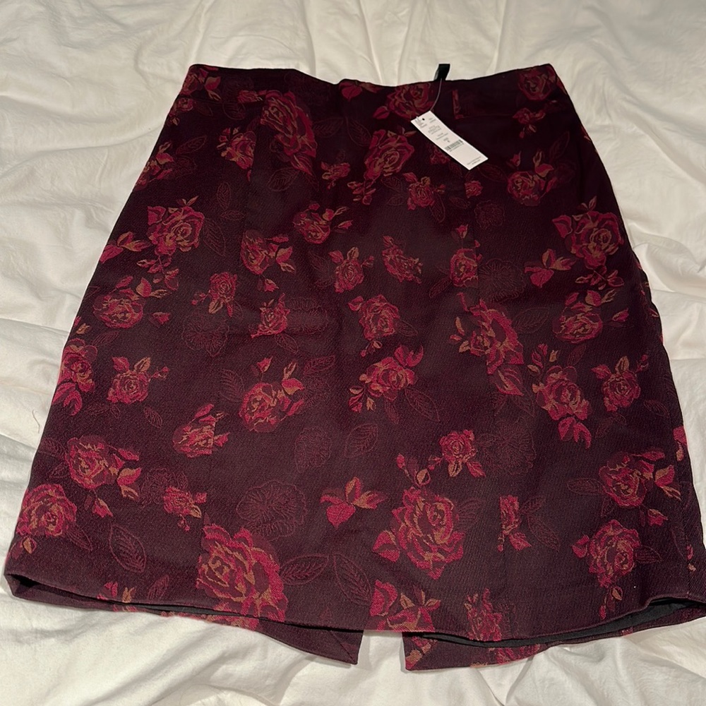 NWT White House Black Market Burgundy Pencil Skirt Women’s 8.